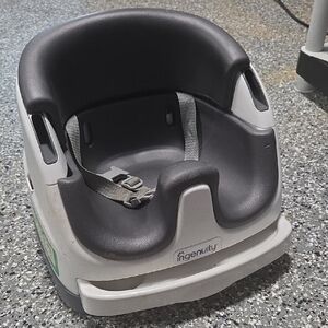 Ingenuity Baby Booster Seat - Black and Gray
